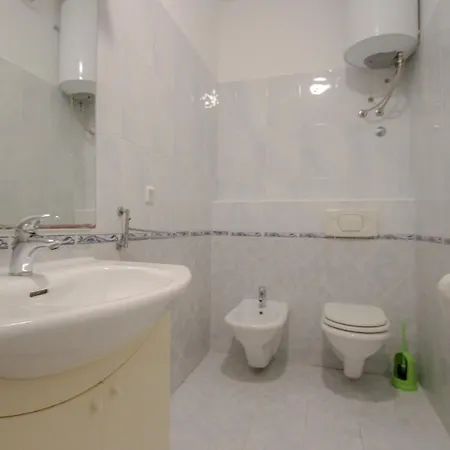 Adila A2 Apartment Karpinjan